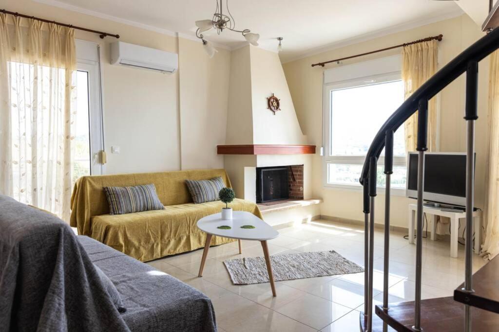 Port View House-Comfy Family Apartment-Panoramic View Nea Peramos  Exterior photo