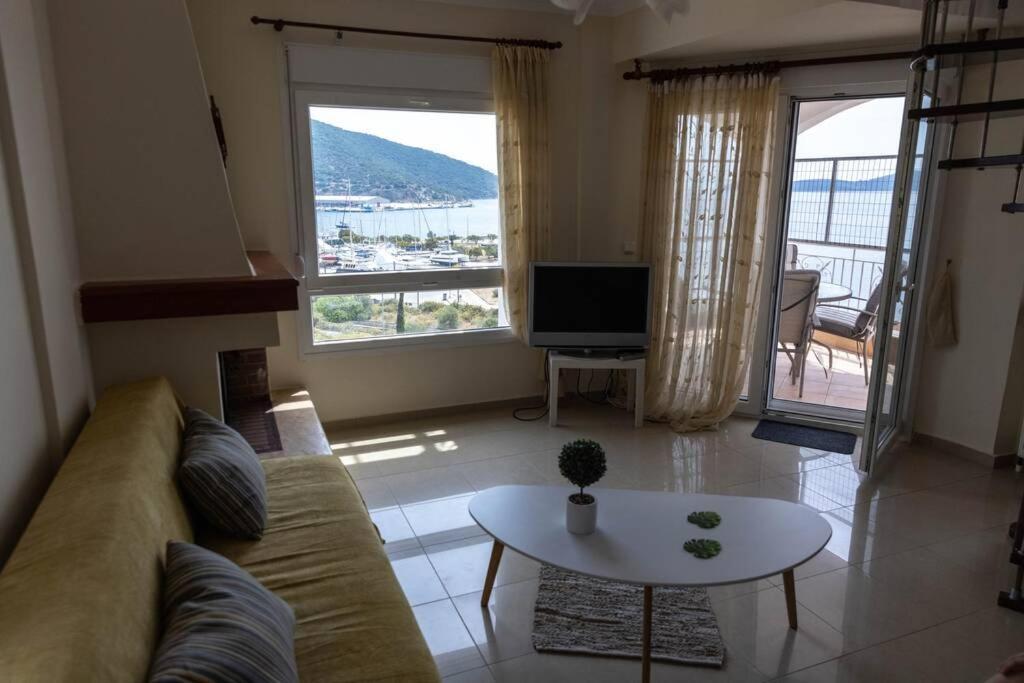 Port View House-Comfy Family Apartment-Panoramic View Nea Peramos  Exterior photo